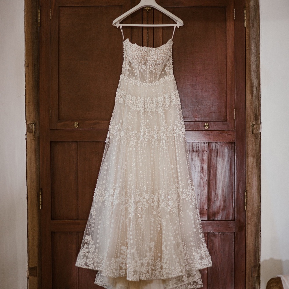 LUCREZIA by Pronovias Privee